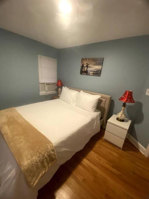 Cozy Boston Getaway Apartment! Free Parking Exterior photo