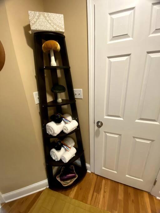 Cozy Boston Getaway Apartment! Free Parking Exterior photo