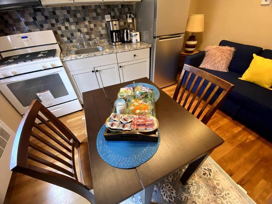 Cozy Boston Getaway Apartment! Free Parking Exterior photo