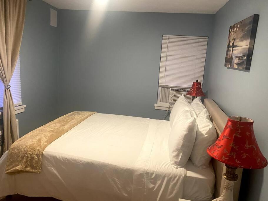Cozy Boston Getaway Apartment! Free Parking Exterior photo